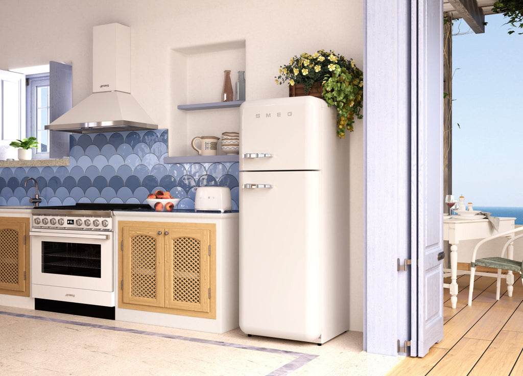 Smeg FAB30 koelkast wit – sfeerbeeld keuken